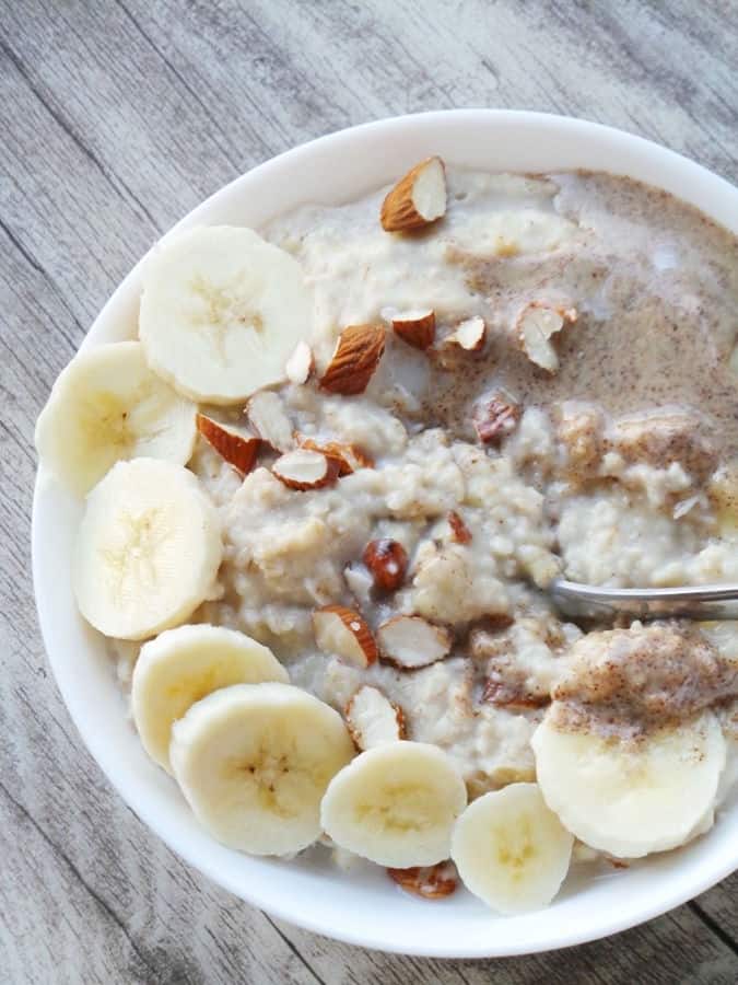Super Easy and Healthy Banana Oatmeal